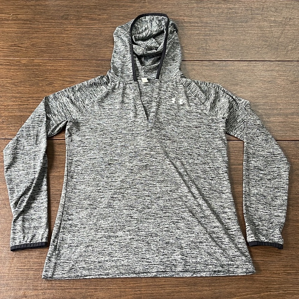 Under Armour Lightweight Pull-Over Hoodie in Heathered Gray